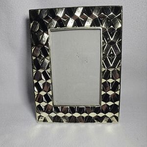 Gold tone diamond cut picture frame